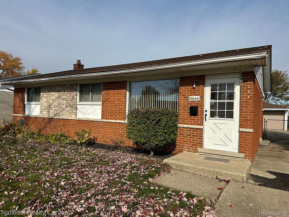 1st image of 10666 N Oak Dr