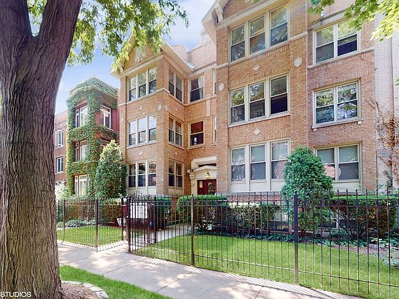 3rd image of 1325 W Albion Ave APT 1E