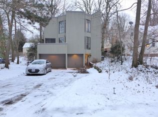 28007 Sites Rd, Bay Village, OH 44140