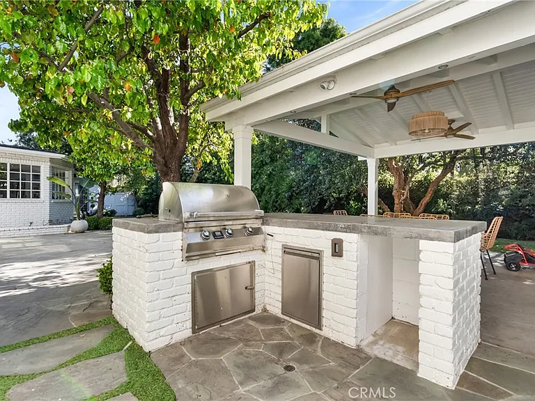 515 Kings Pl — Photo 7