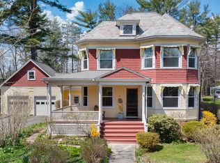 24 Massasoit St, Northampton, MA 01060