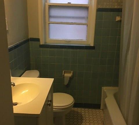 3rd image of 5403 Loughborough Ave #1