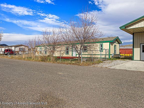 4th image of 1213 Sunrise Ln