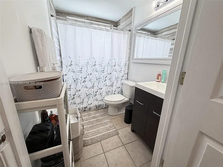 115 SW 42nd Ave #402 — Photo 15