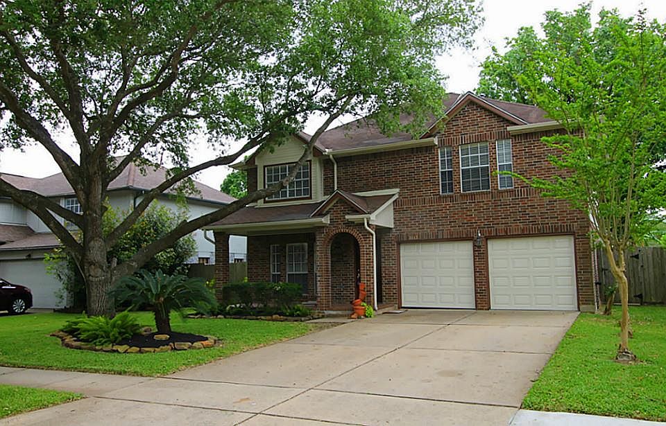 1st image of 2117 Castle Dr