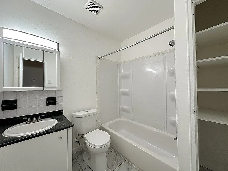 Woodcrest Village — Photo 5