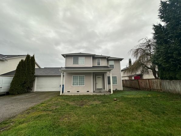 18244 Blueberry Ln SE