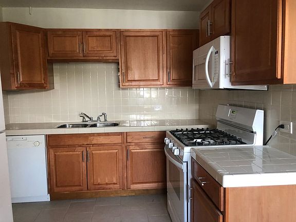 2nd image of 2535 Kansas Ave #102