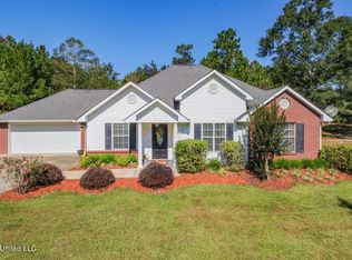 10 Tall Pine Dr, Hattiesburg, MS 39577