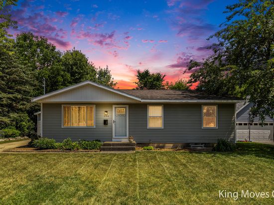 156 Gaylord Dr, Rockford, MI 49341