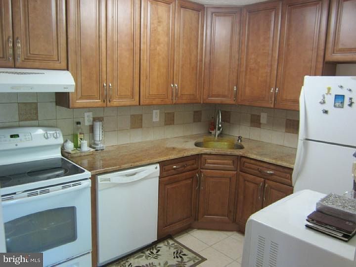 2nd image of 103 Aspen Dr