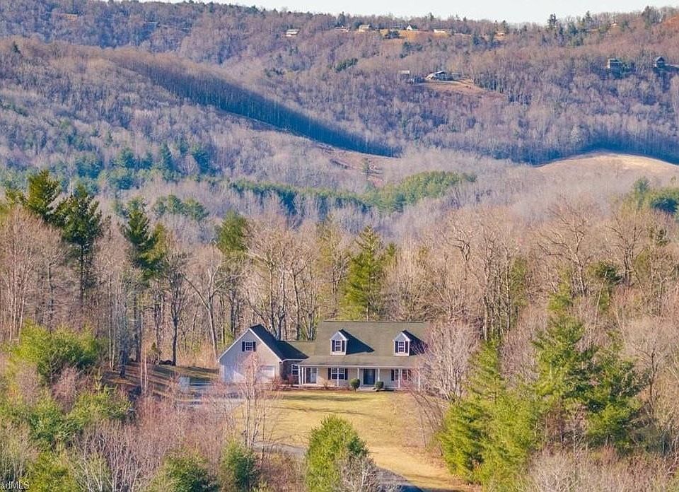 1st image of 132 Briarwood Ln