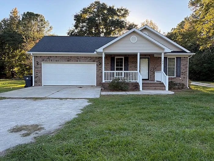 3 bed, 2.0 bath, 1085 sqft, $1,695 — Photo 3