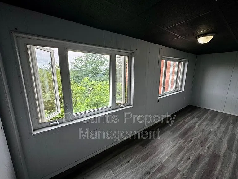 1810 Brownsville Rd #2 — Photo 28