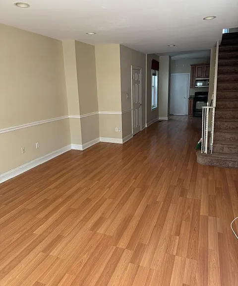 112 Hermit St — Photo 2