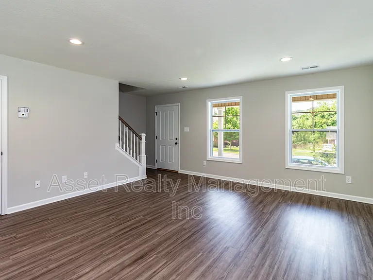 628 Drakewood Rd — Photo 13