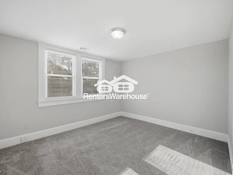 2729 Somme Ave — Photo 18