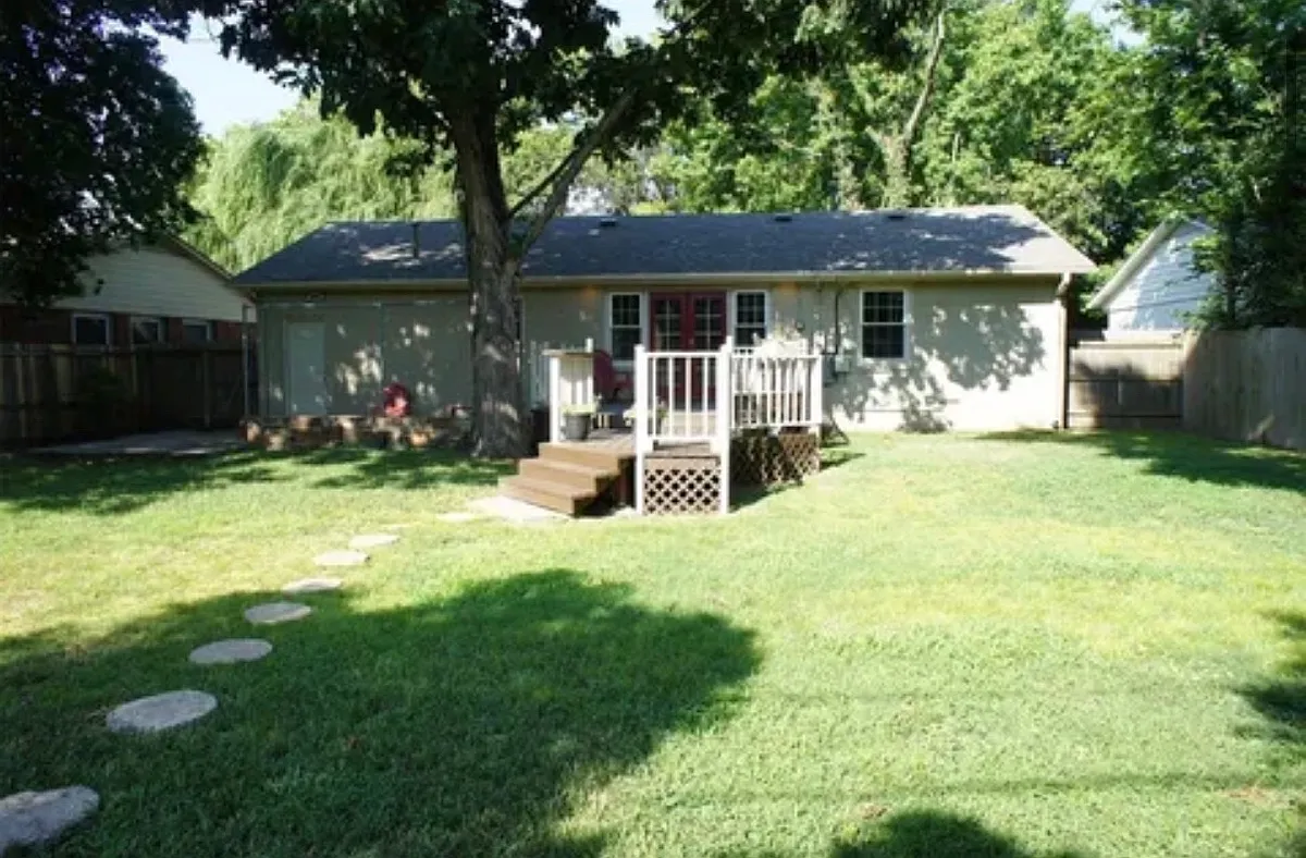 Building Photo - 3812 S Knoxville Ave