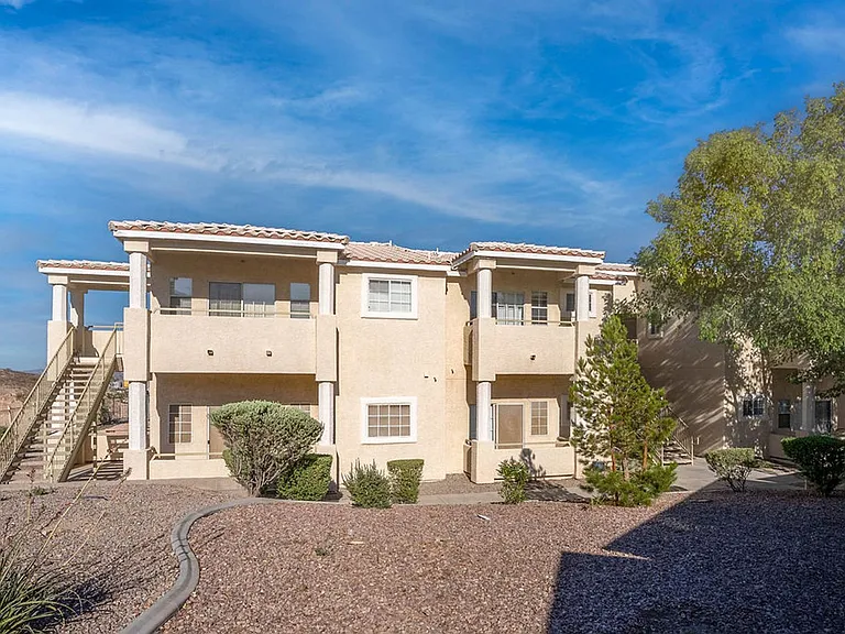 1846 Scimitar Dr — Photo 1