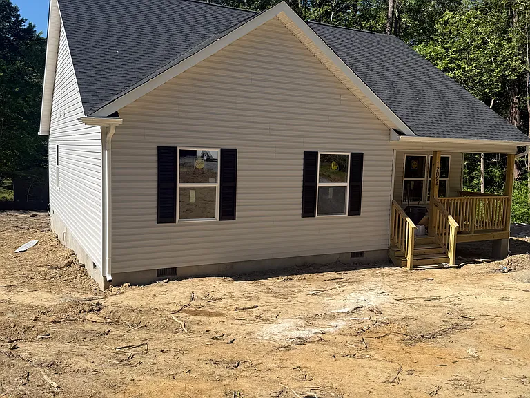 12094 Norway Rd — Photo 5