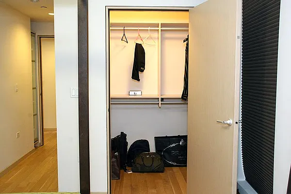 Sold by R New York | media 13