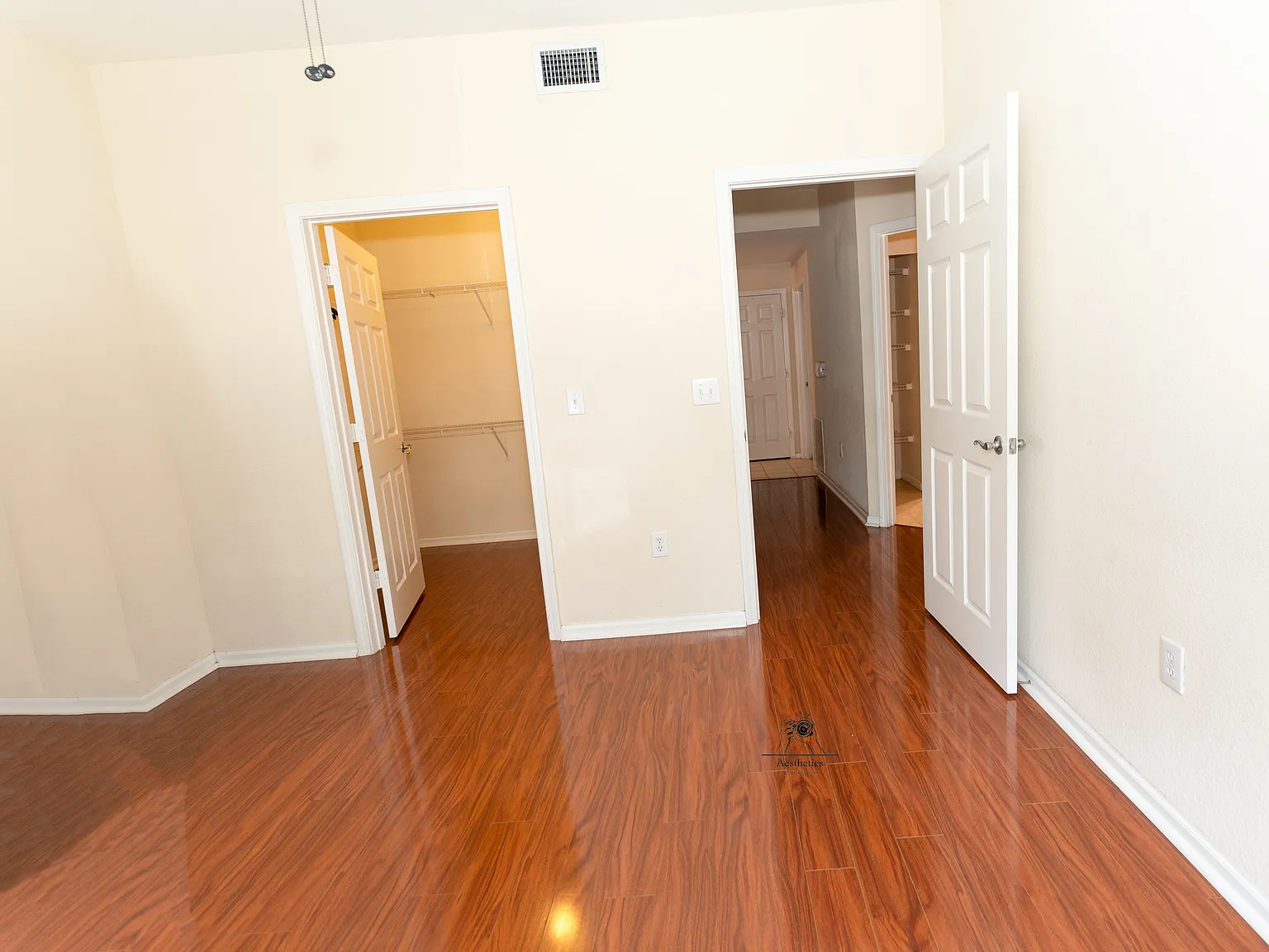 3 bed, 1350 sqft, $2,000 — Photo 3