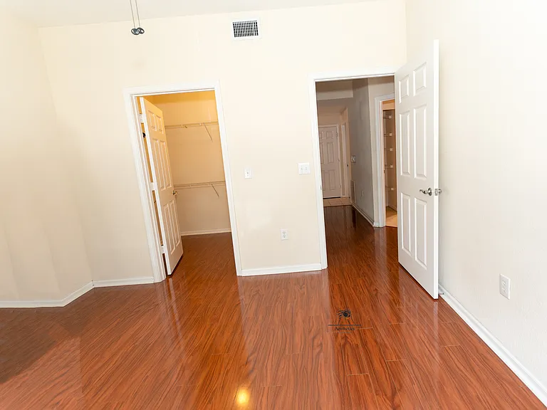 10075 Gate Pkwy N #2202 — Photo 3