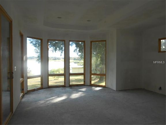5th image of 11 Peninsular Ave