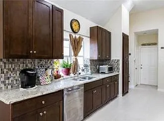 6103 Crystalwood Ct — Photo 9