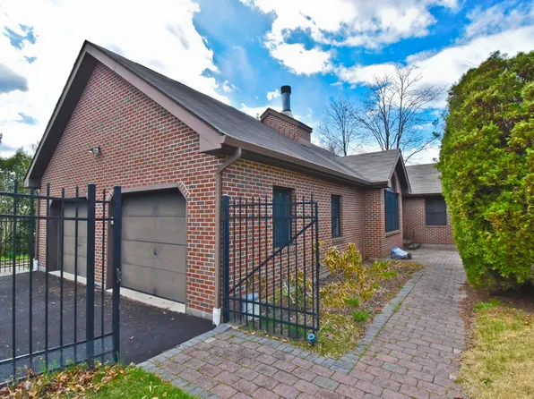 704 Newport Rd, Stroudsburg, PA 18360