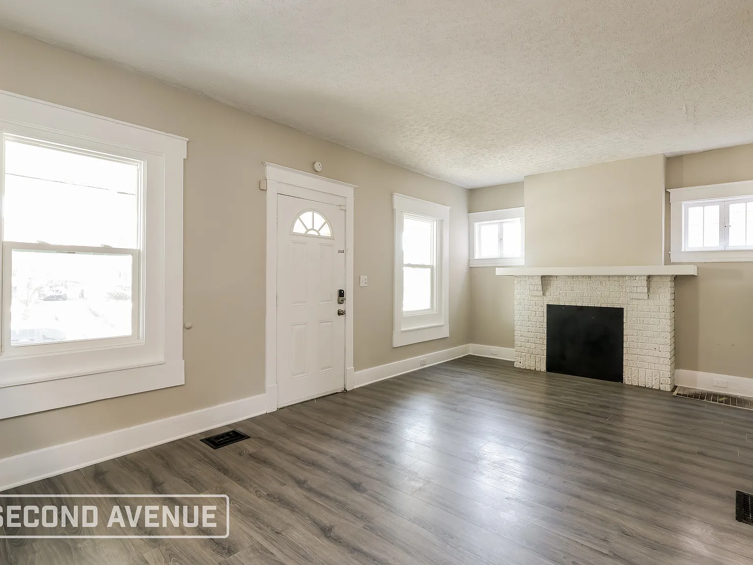 3 bed, 2.0 bath, 1962 sqft, $1,089 — Photo 4