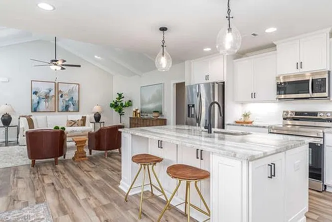 5 bed, 2682 sqft, $2,800 — Photo 3