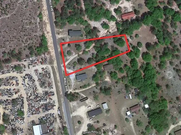 196 Wall Ave, Hoffman, NC 28347