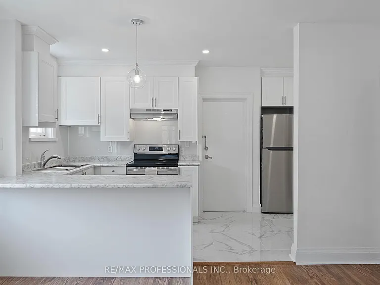 308 Jane St #MAIN — Photo 12
