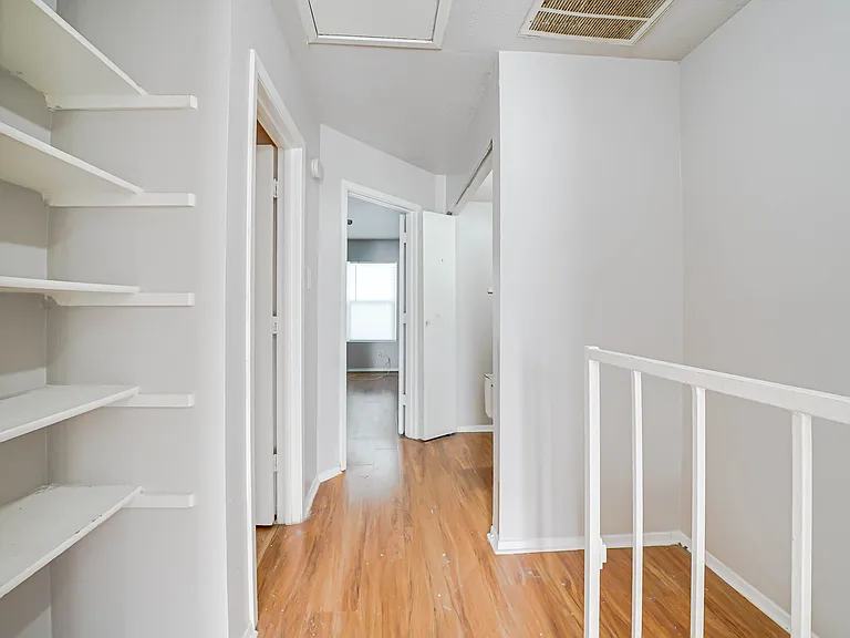 633 Carriagehouse Ln #I3 — Photo 7
