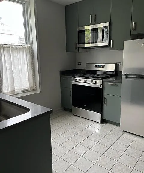 2160 N Bell Ave #G — Photo 8