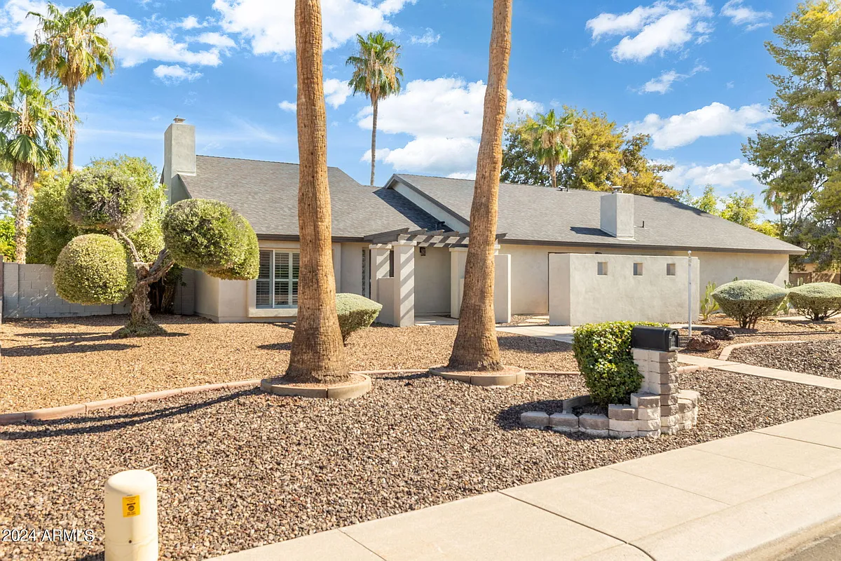 Building Photo - 5948 E Corrine Dr