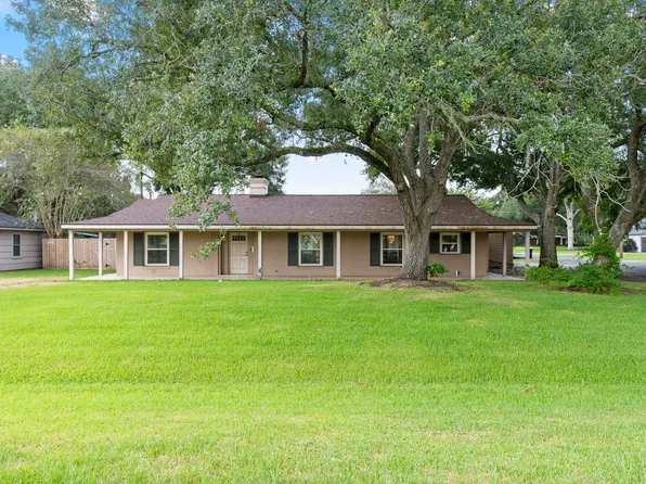 900 6th St, Bay City, TX 77414