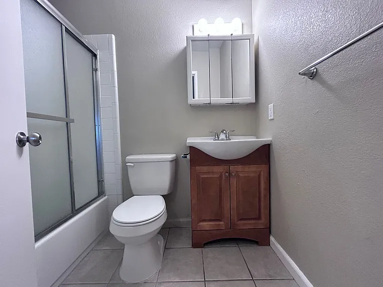7408 Franklin Blvd #2 — Photo 10