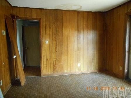 5th image of 216 Falls St