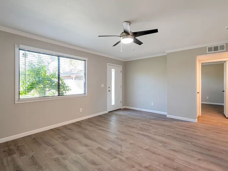 515 E Dunbar Dr — Photo 7