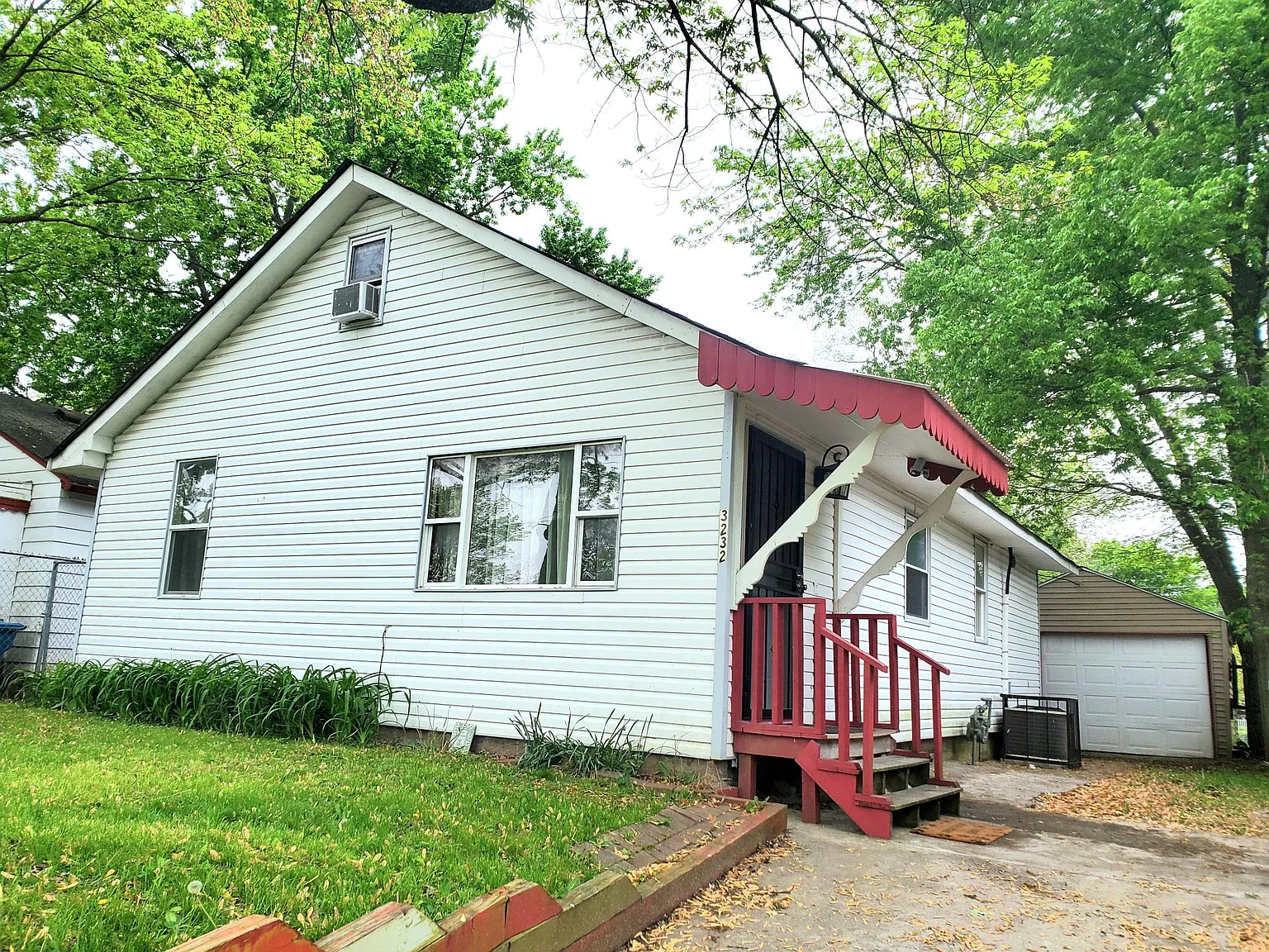 3232 S Holt Rd photo 1