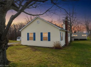 5089 Geneva Dr, Geneva, OH 44041