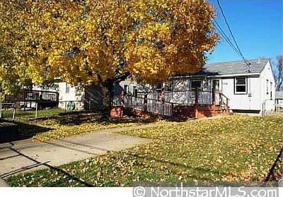 2nd image of 1674 Iowa Ave E