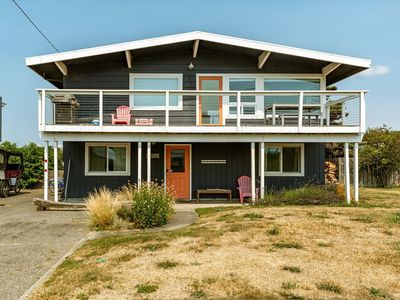 2577 Sunlight Beach Road, Clinton, WA, 98236