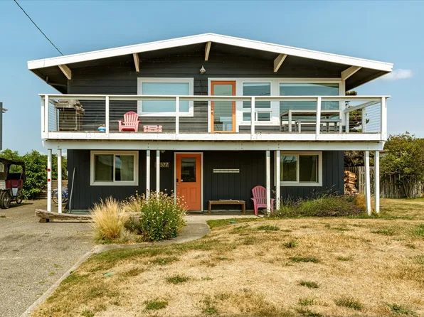 2577 Sunlight Beach Road, Clinton, WA 98236