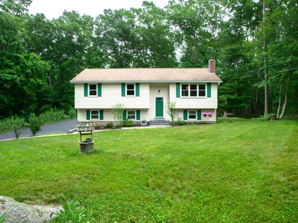 18 Old Coach Road, East Hampton, CT 06424