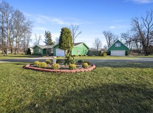 8913 22nd St SW, Demotte, IN 46310