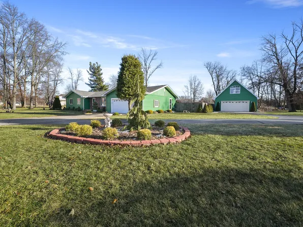 8913 22nd St SW, Demotte, IN 46310