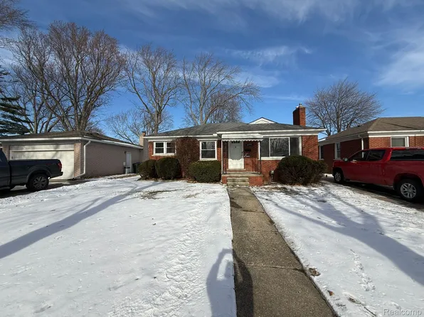 22307 Madison St, Saint Clair Shores, MI 48081